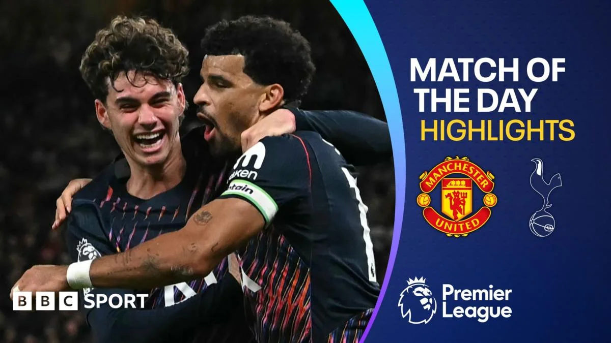 Solanke strikes late as 10-man Tottenham draw at Manchester United